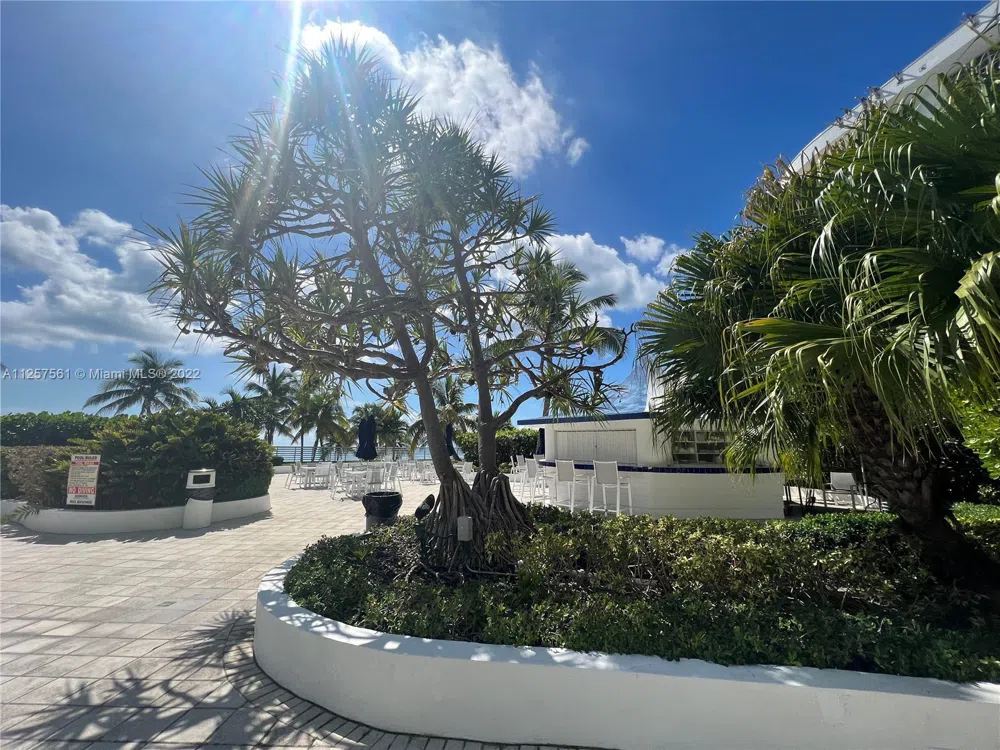 5151 Collins Ave #725 Miami Beach, FL 33140