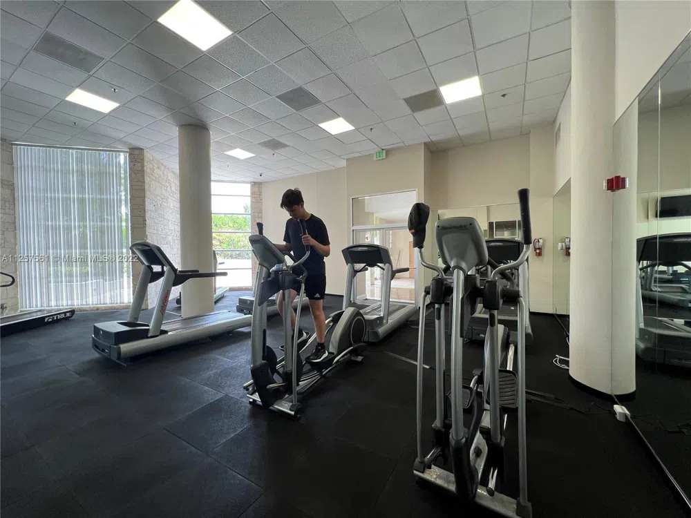 5151 Collins Ave #725 Miami Beach, FL 33140