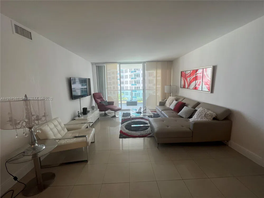 5151 Collins Ave #725 Miami Beach, FL 33140
