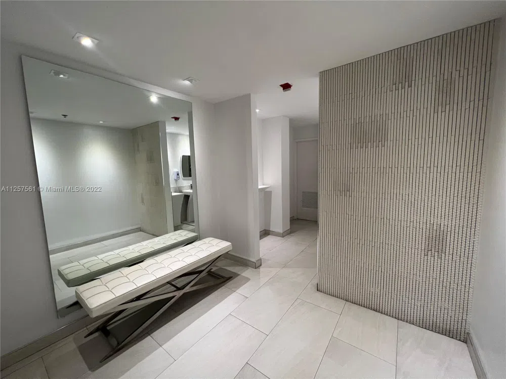 5151 Collins Ave #725 Miami Beach, FL 33140
