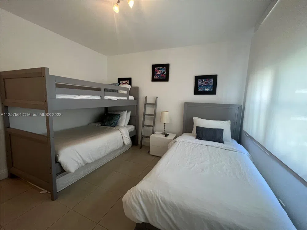 5151 Collins Ave #725 Miami Beach, FL 33140