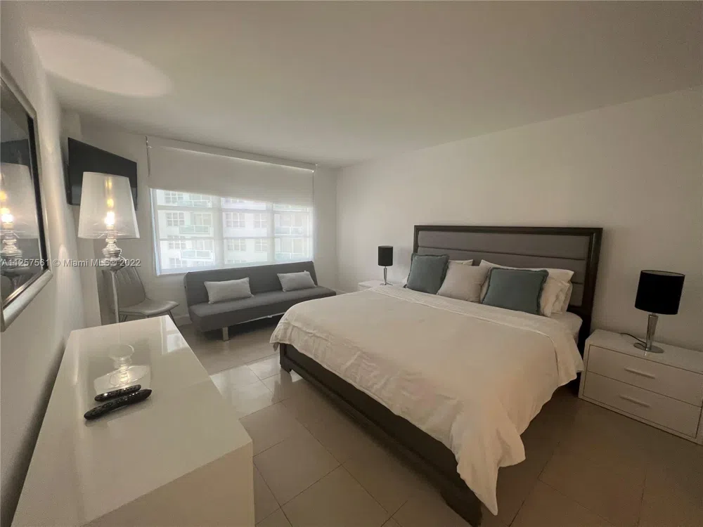 5151 Collins Ave #725 Miami Beach, FL 33140
