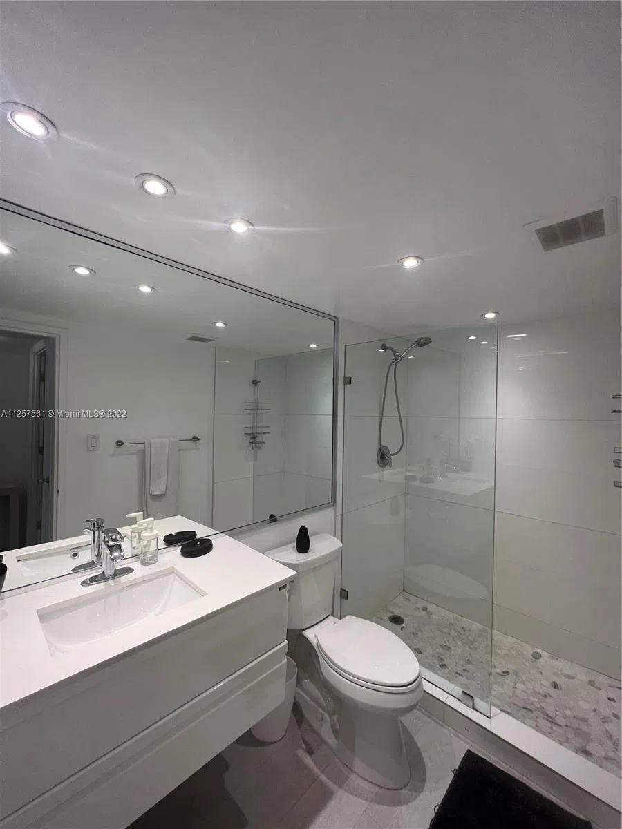 5151 Collins Ave #725 Miami Beach, FL 33140