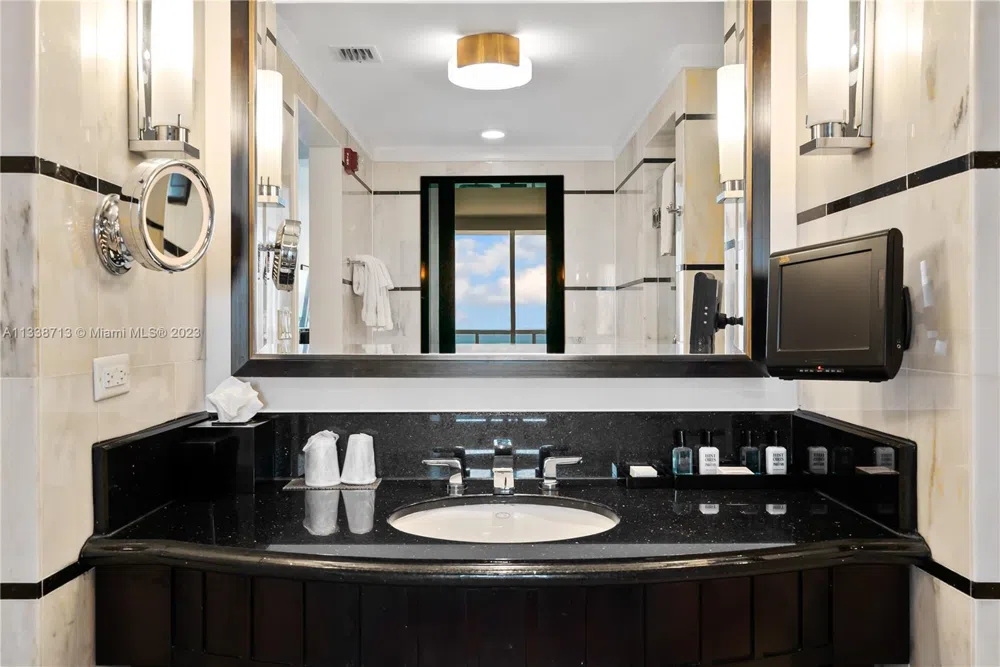 4391 Collins Ave #1911/1909/1910/1912 Miami Beach, FL 33140