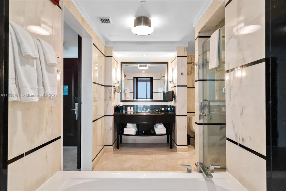 4391 Collins Ave #1911/1909/1910/1912 Miami Beach, FL 33140