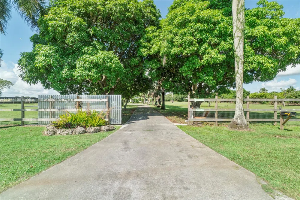 25950 SW 187 AVE Homestead, FL 33031