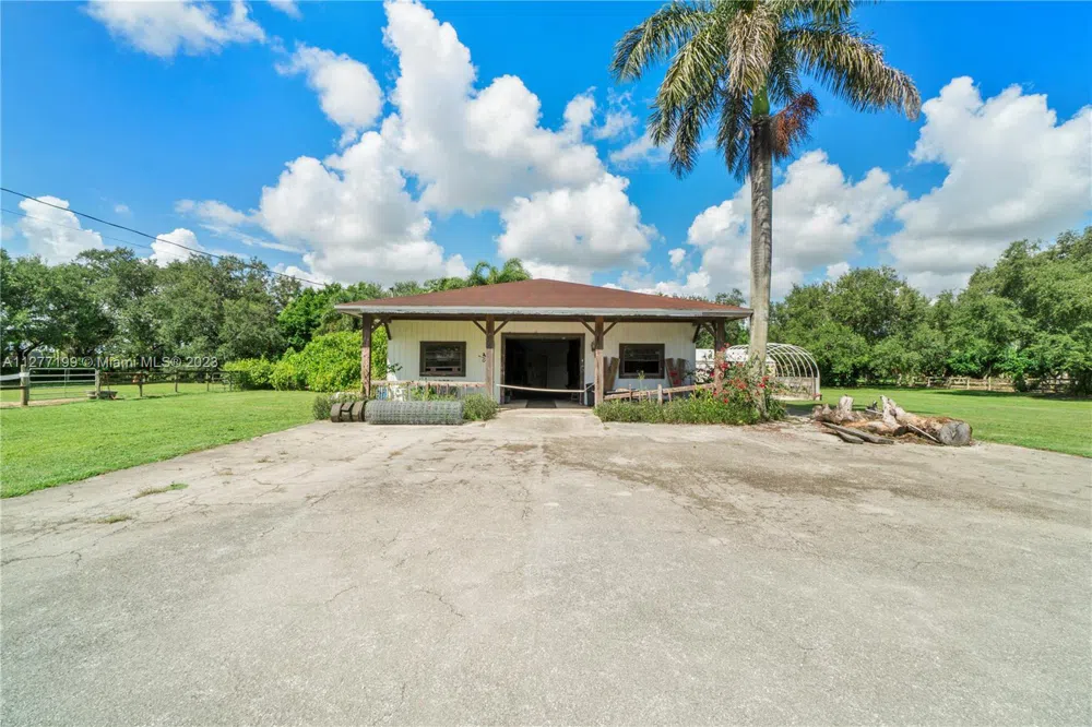 25950 SW 187 AVE Homestead, FL 33031