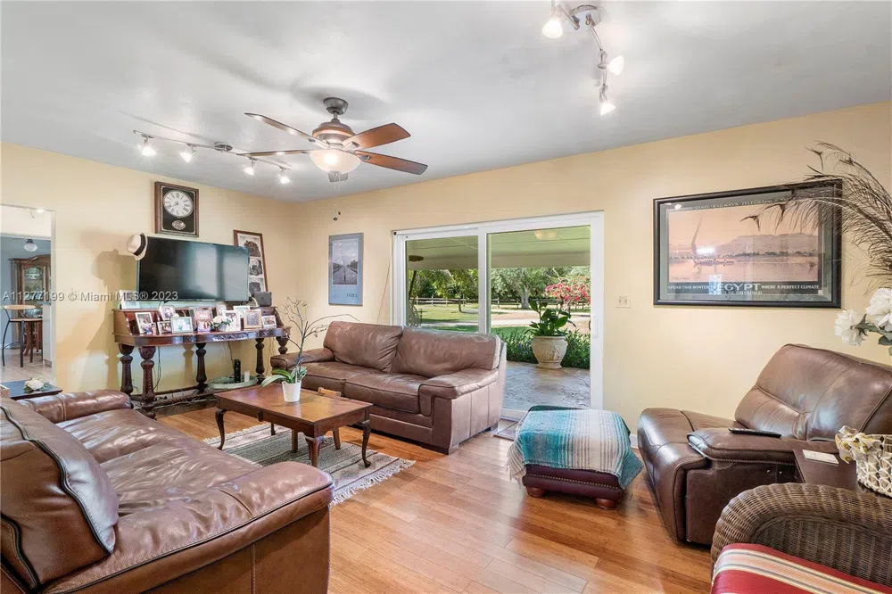 25950 SW 187 AVE Homestead, FL 33031