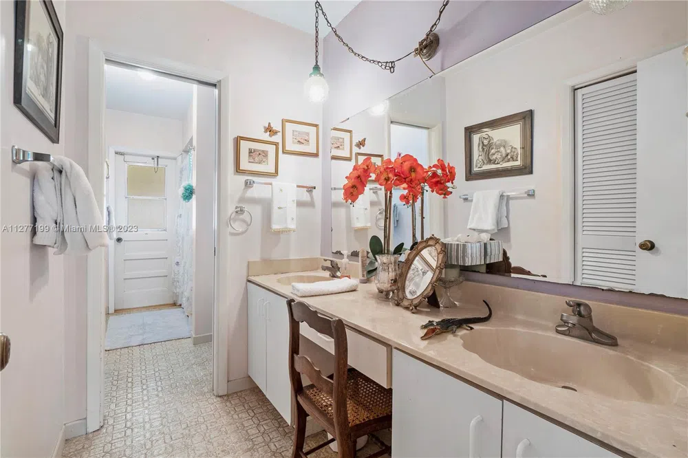 25950 SW 187 AVE Homestead, FL 33031