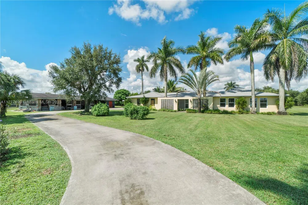 25950 SW 187 AVE Homestead, FL 33031