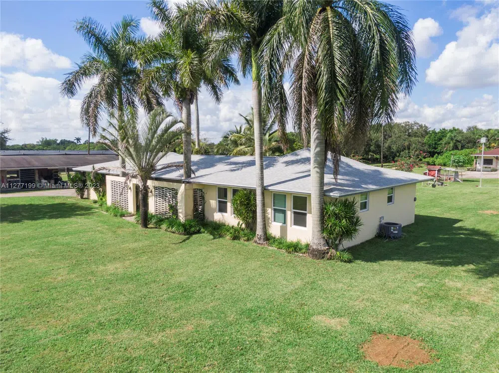 25950 SW 187 AVE Homestead, FL 33031