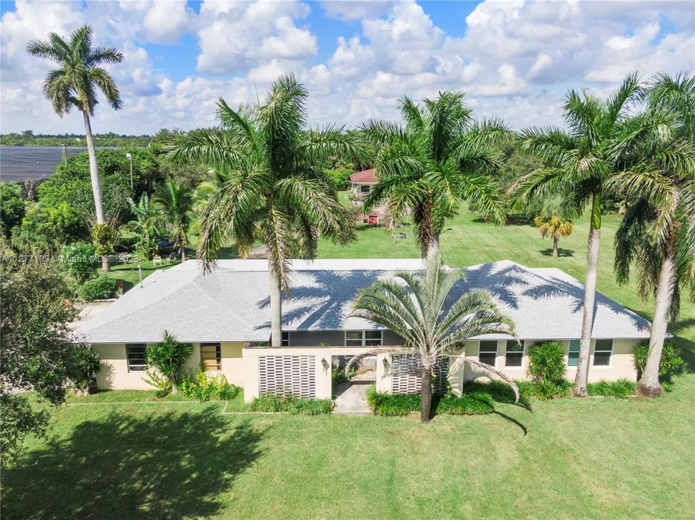 25950 SW 187 AVE Homestead, FL 33031