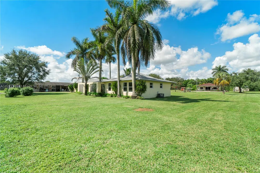 25950 SW 187 AVE Homestead, FL 33031