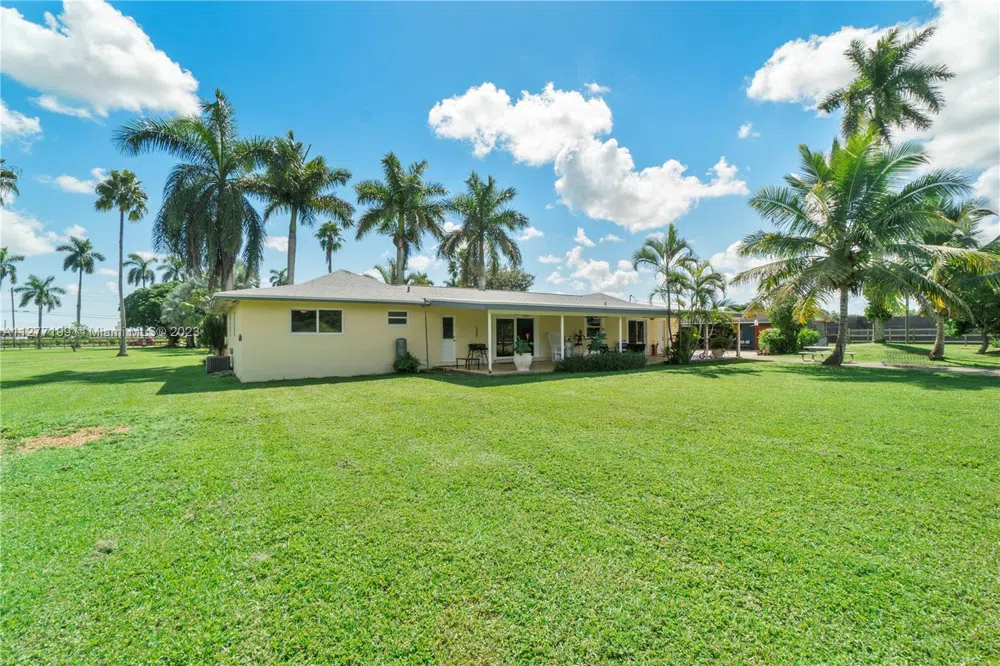 25950 SW 187 AVE Homestead, FL 33031