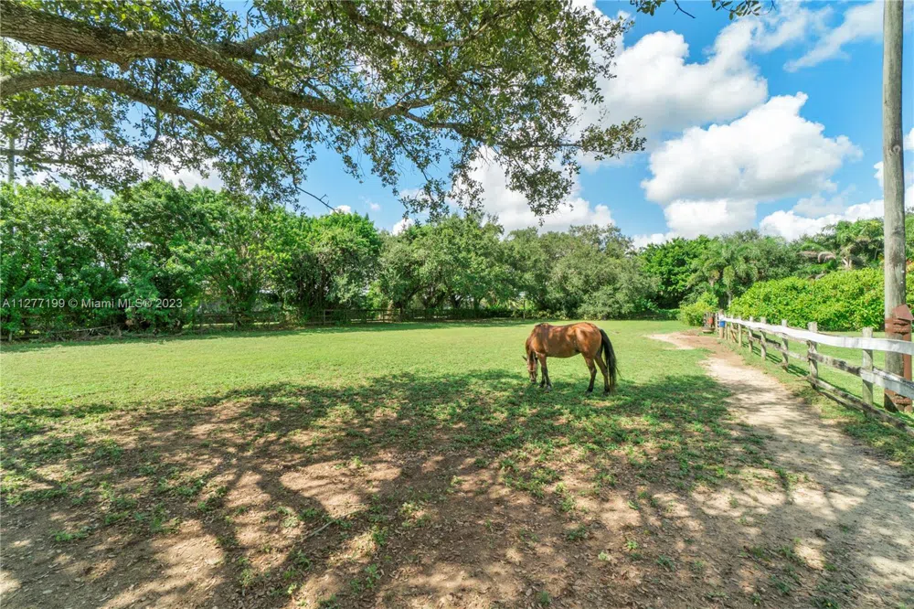 25950 SW 187 AVE Homestead, FL 33031