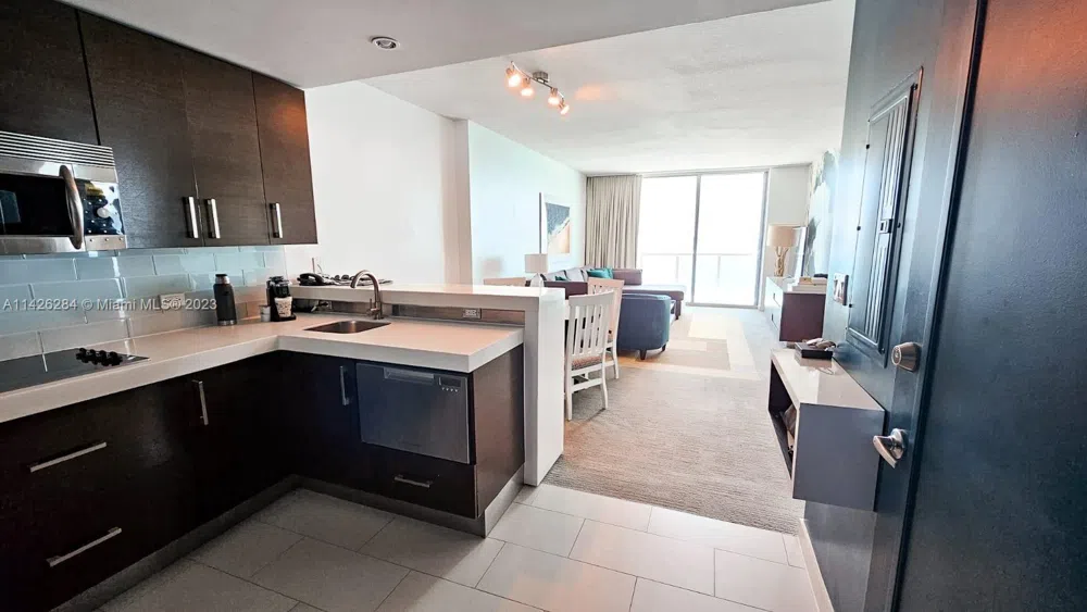 17315 E Collins Ave #1102 Sunny Isles Beach, FL 33160