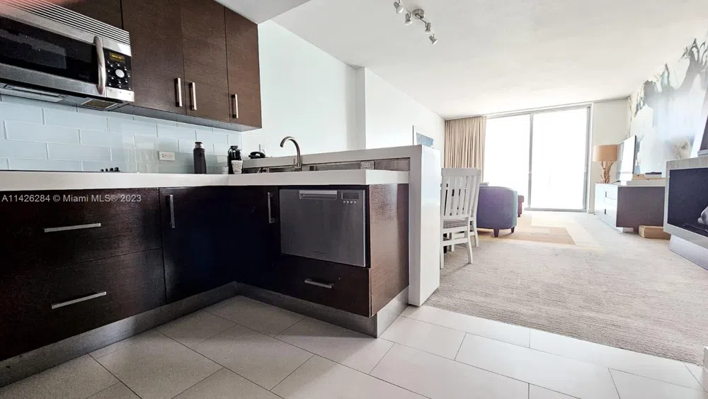 17315 E Collins Ave #1102 Sunny Isles Beach, FL 33160