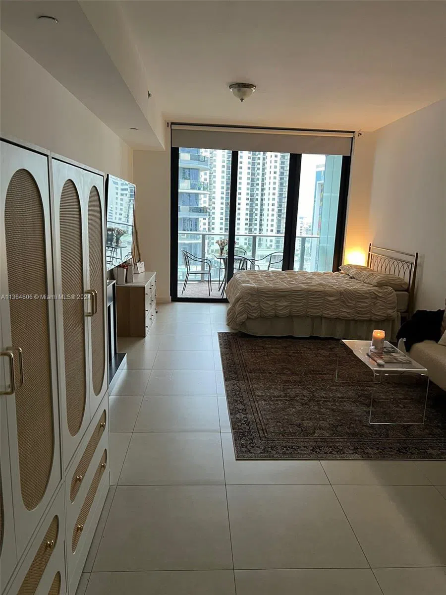 1010 Brickell Ave #2010 Miami, FL 33131