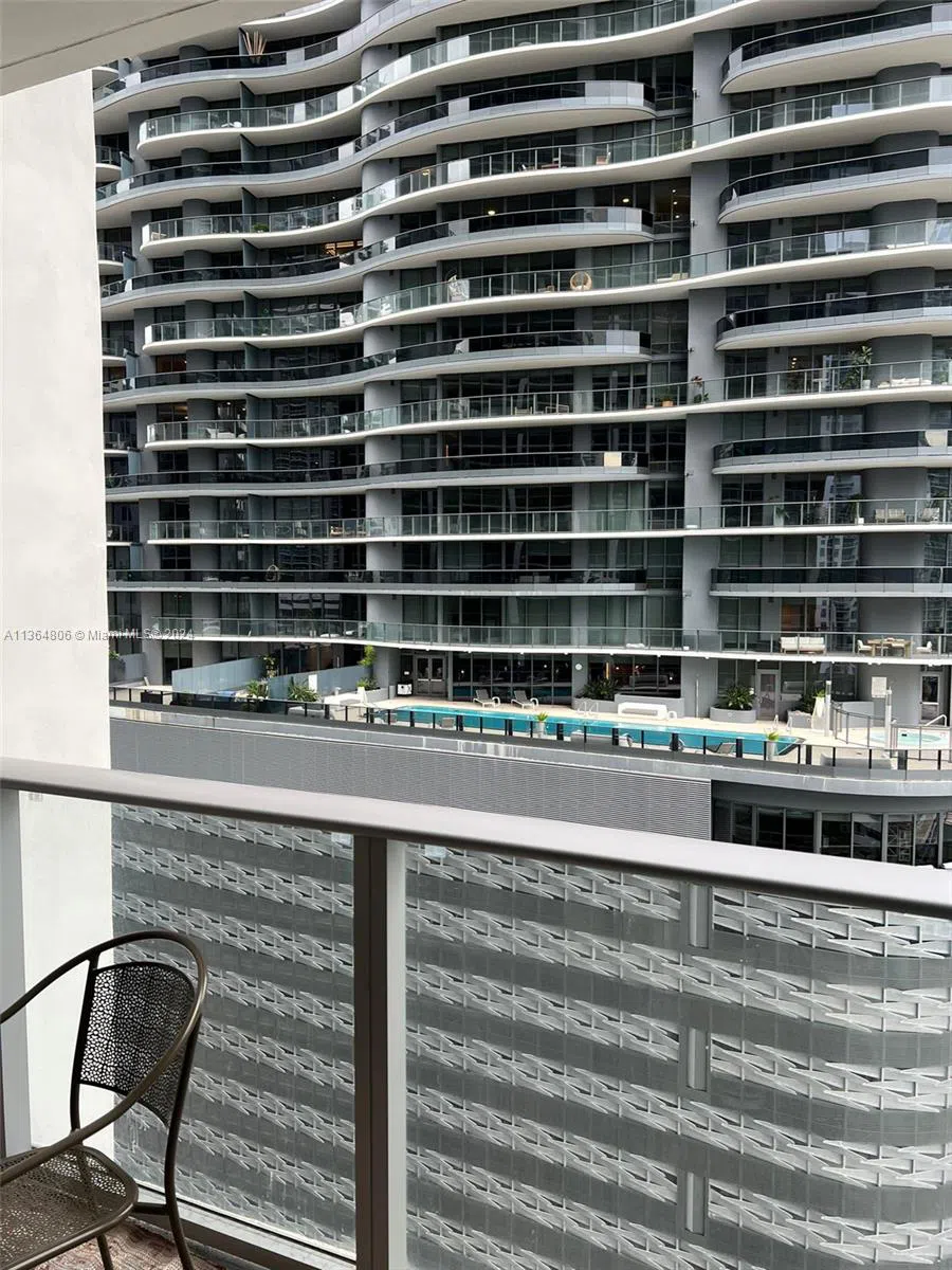 1010 Brickell Ave #2010 Miami, FL 33131