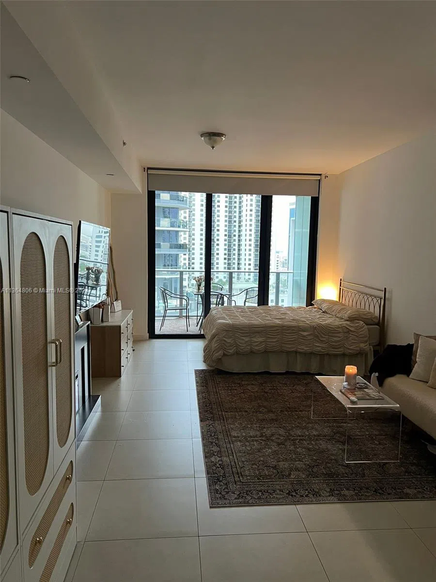 1010 Brickell Ave #2010 Miami, FL 33131
