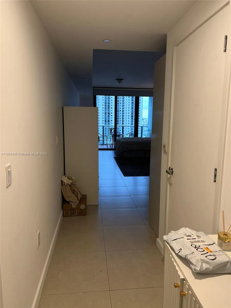 1010 Brickell Ave #2010 Miami, FL 33131