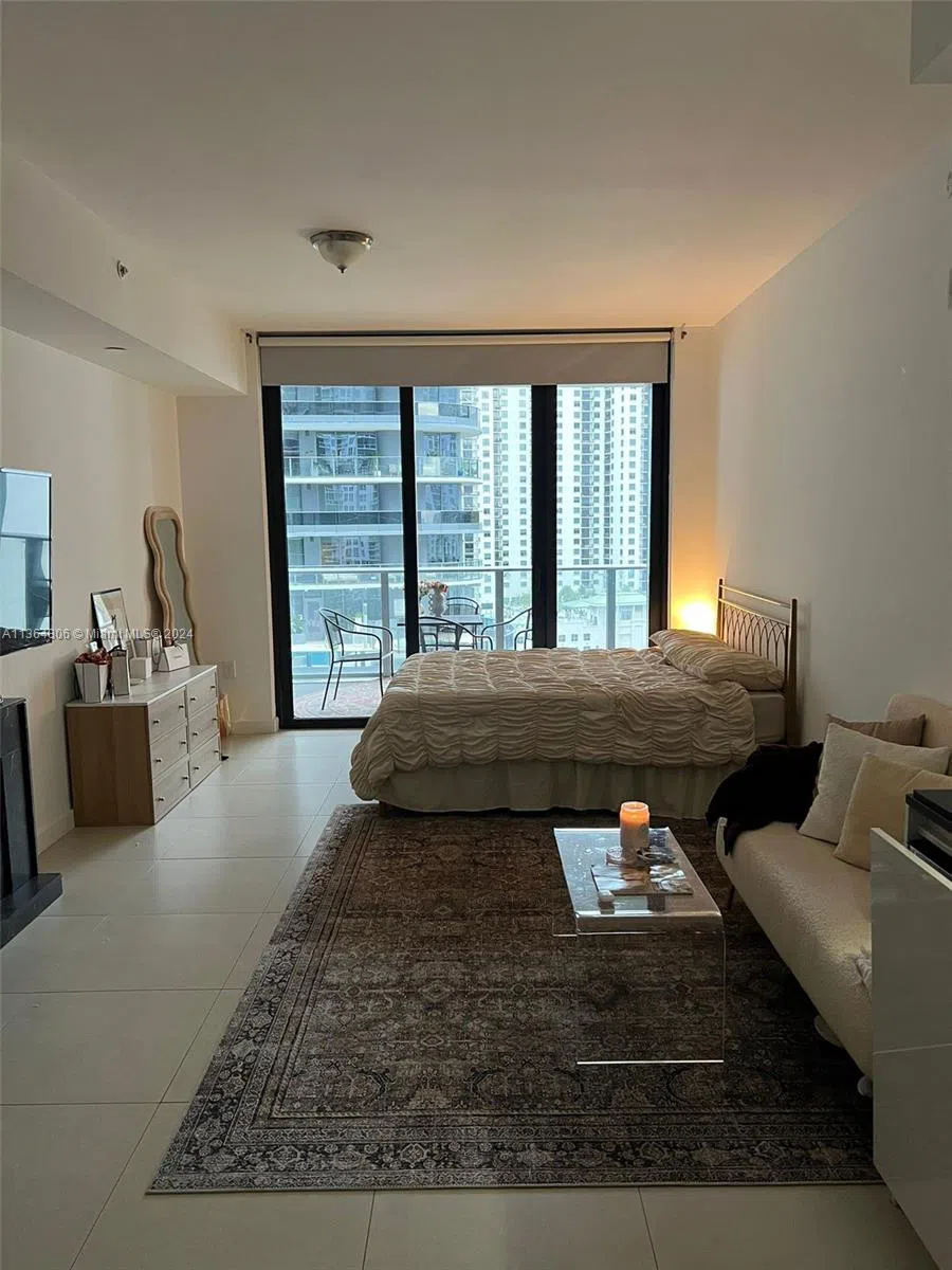 1010 Brickell Ave #2010 Miami, FL 33131