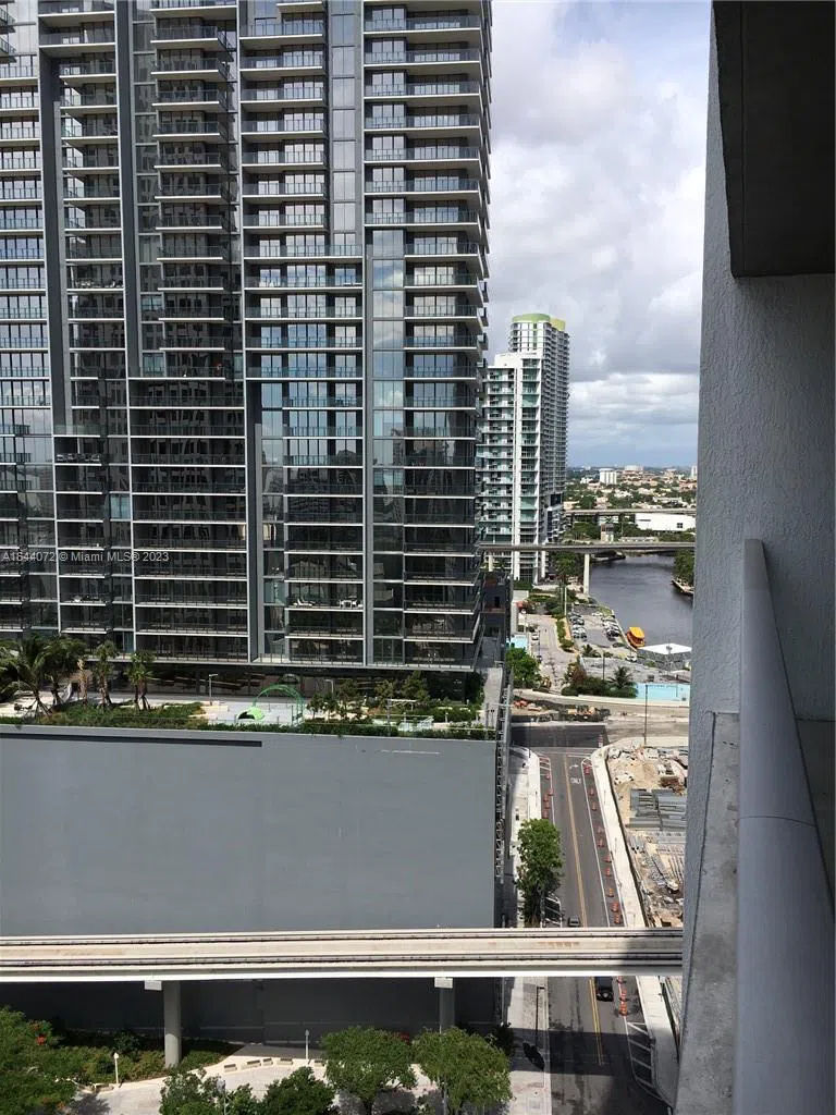 55 SE 6 ST #2006 Miami, FL 33131