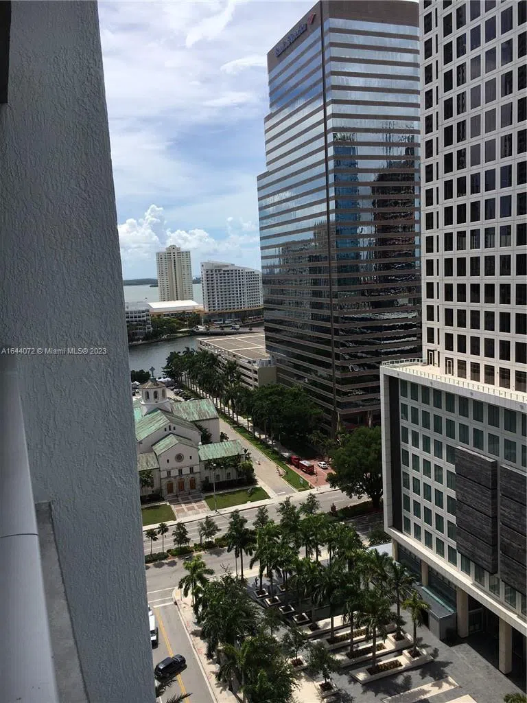 55 SE 6 ST #2006 Miami, FL 33131