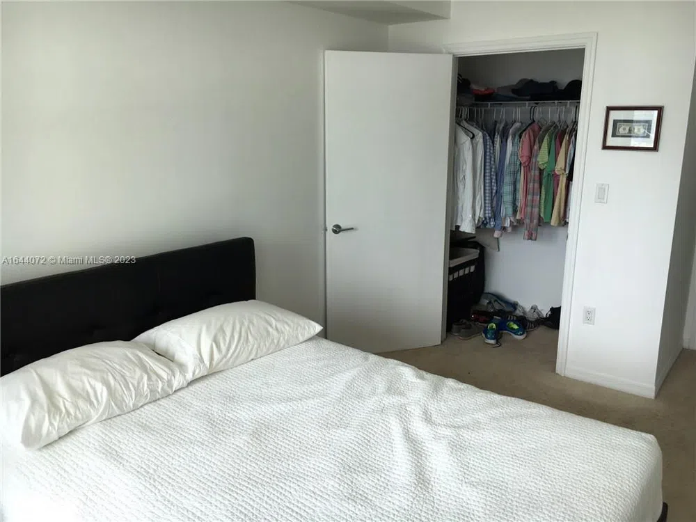 55 SE 6 ST #2006 Miami, FL 33131