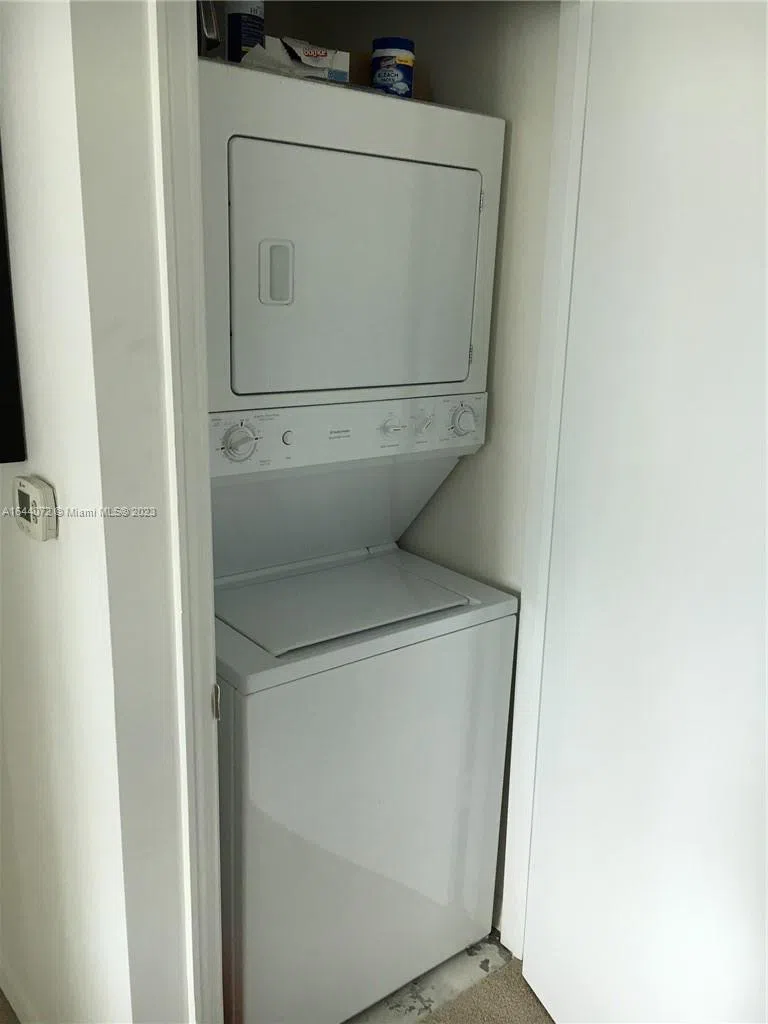 55 SE 6 ST #2006 Miami, FL 33131