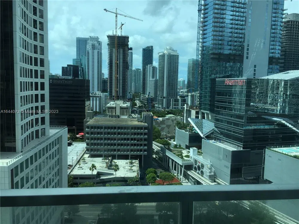 55 SE 6 ST #2006 Miami, FL 33131