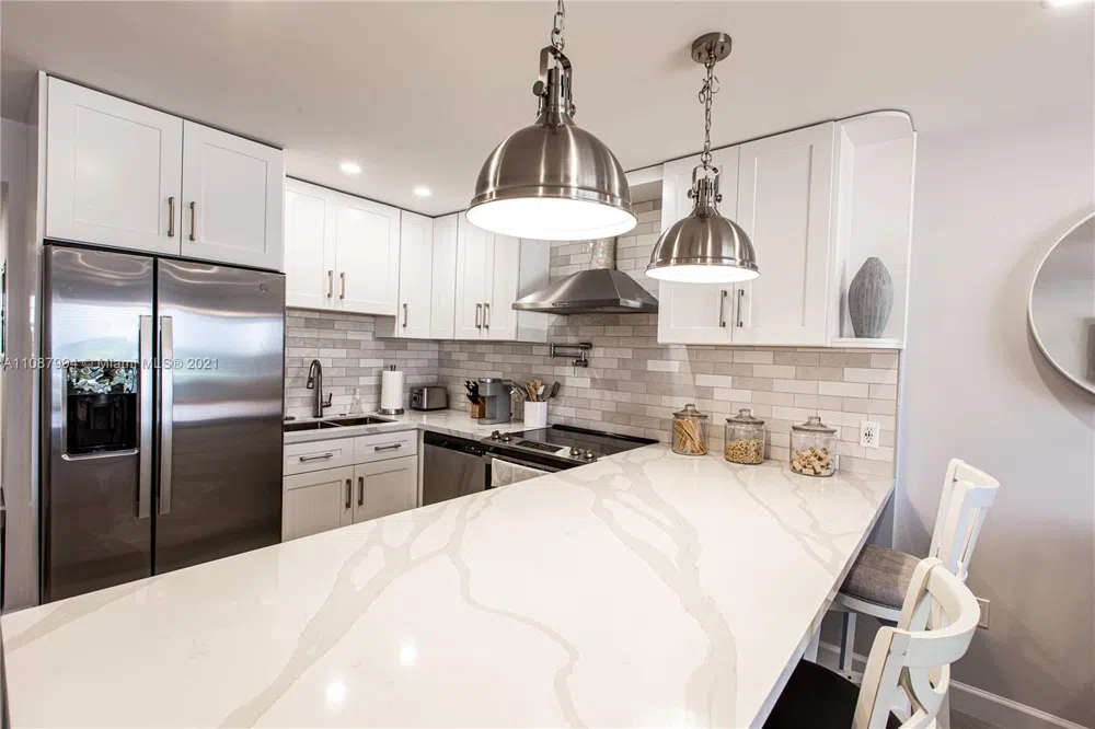 300 Oregon St #204 Hollywood, FL 33019