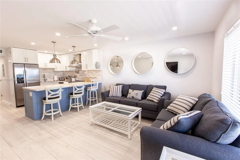 300 Oregon St #204 Hollywood, FL 33019