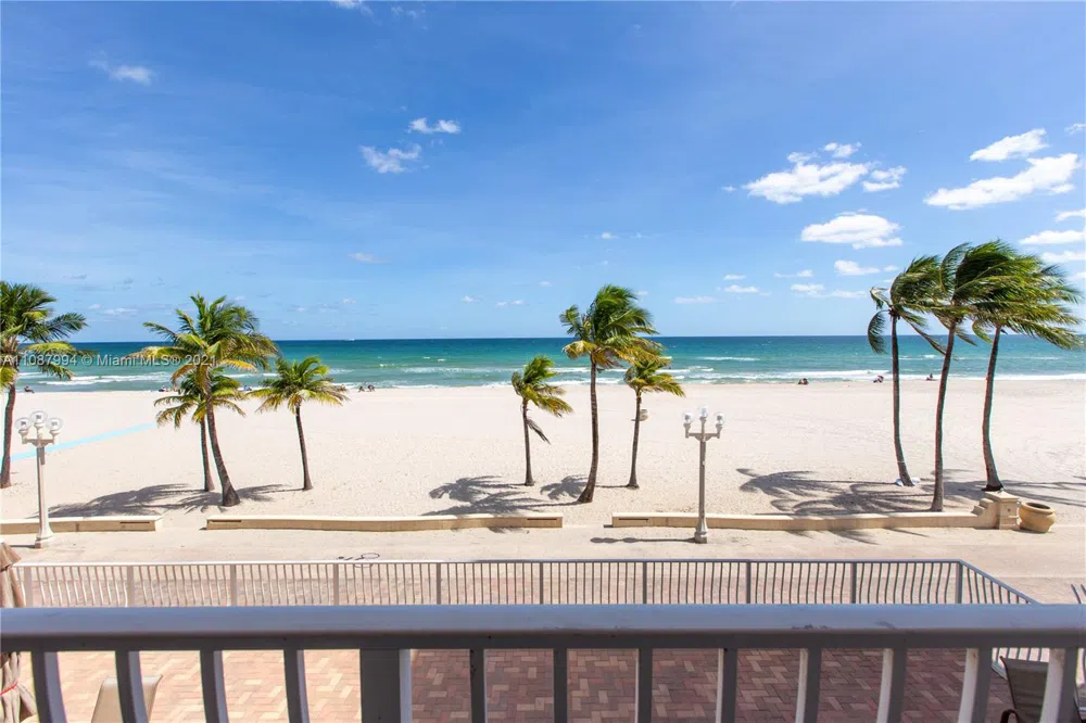 300 Oregon St #204 Hollywood, FL 33019