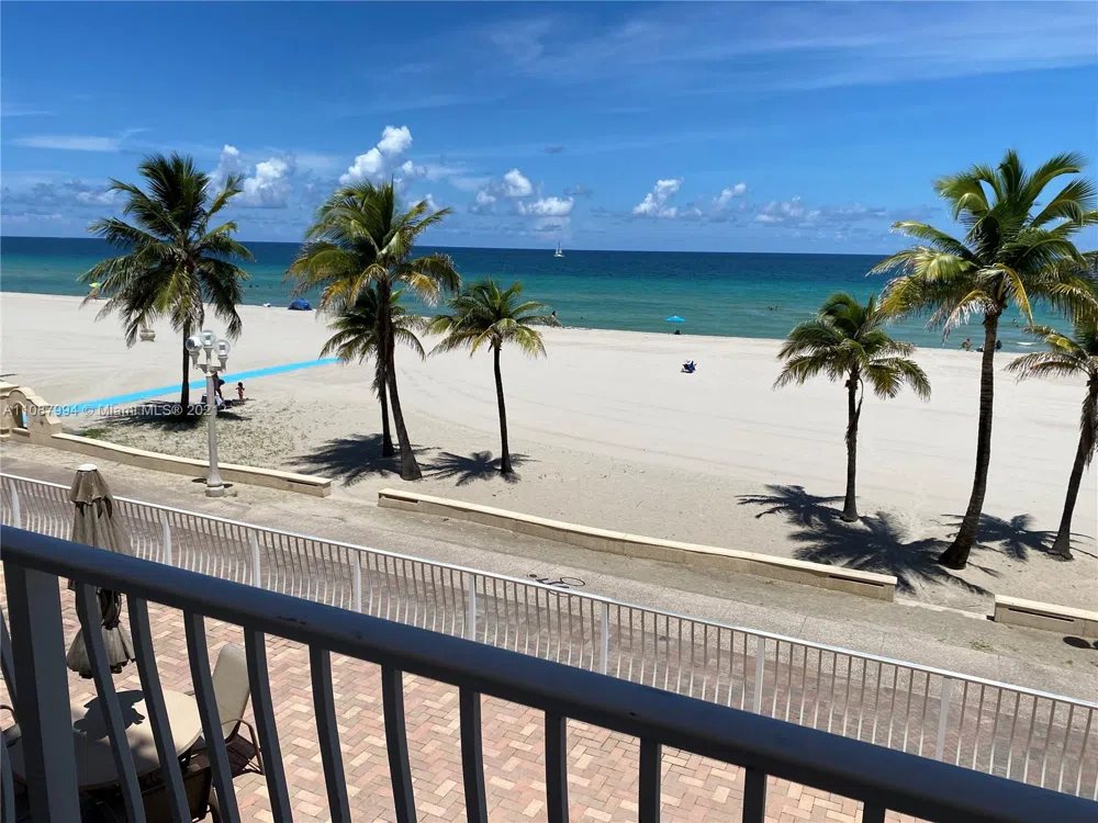 300 Oregon St #204 Hollywood, FL 33019