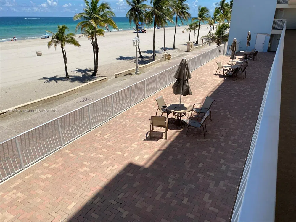 300 Oregon St #204 Hollywood, FL 33019