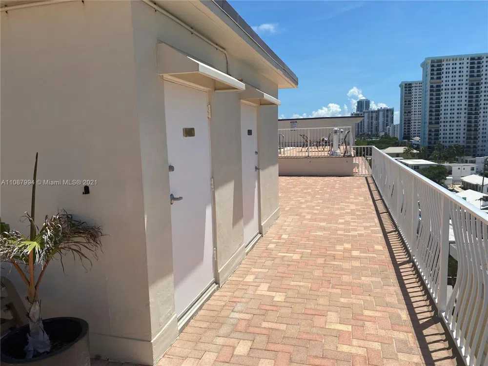 300 Oregon St #204 Hollywood, FL 33019