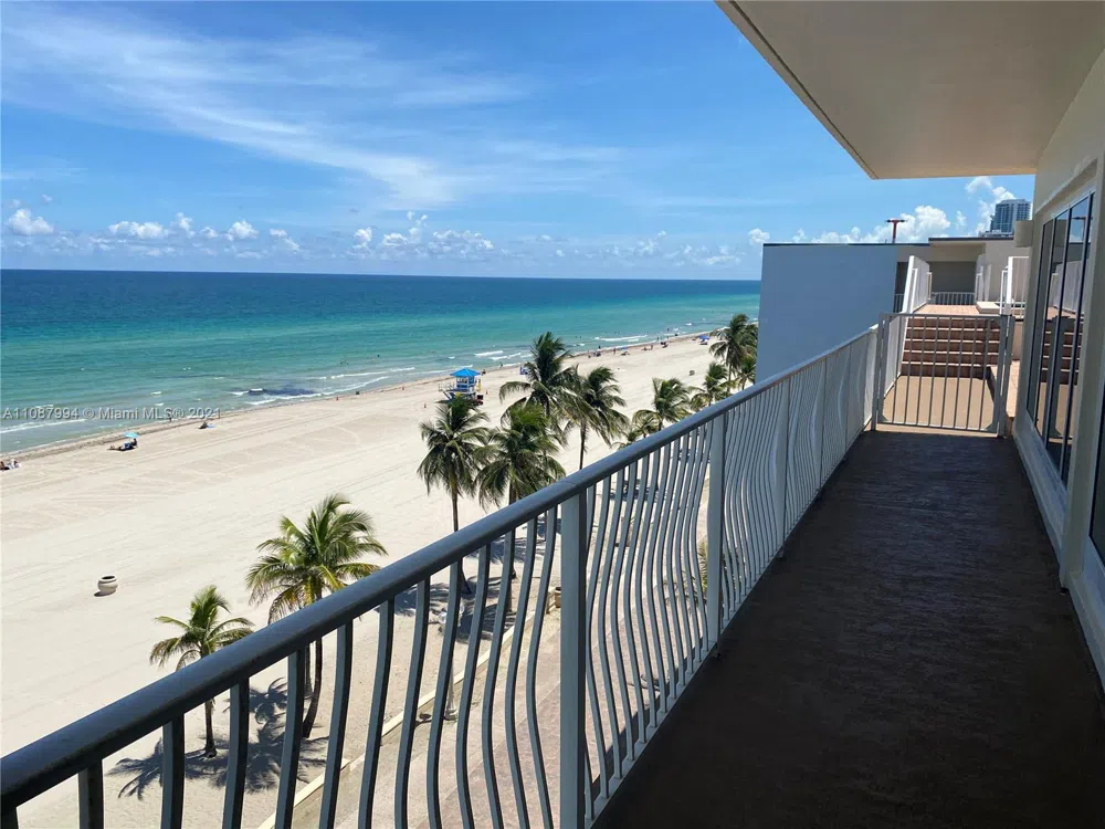 300 Oregon St #204 Hollywood, FL 33019
