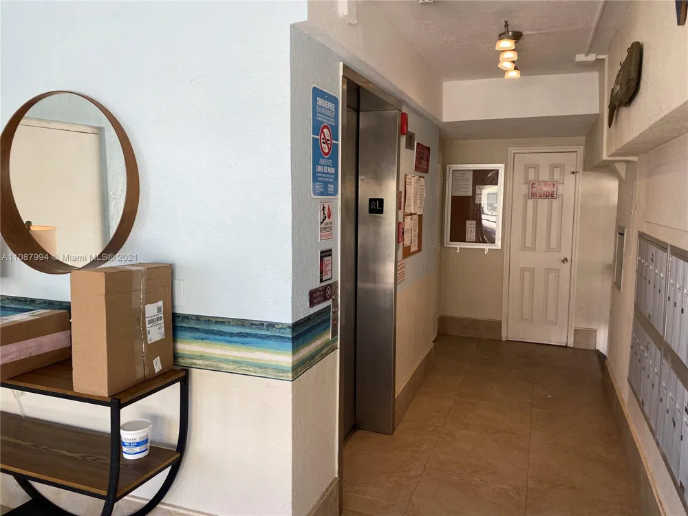 300 Oregon St #204 Hollywood, FL 33019
