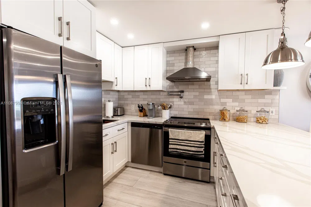 300 Oregon St #204 Hollywood, FL 33019