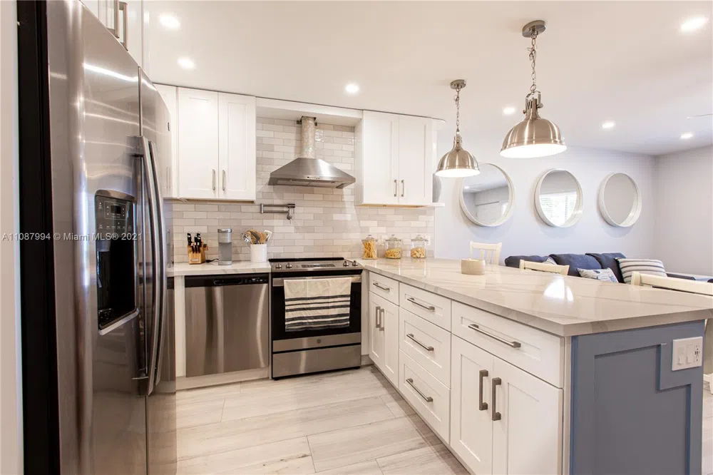 300 Oregon St #204 Hollywood, FL 33019