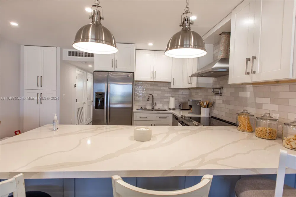 300 Oregon St #204 Hollywood, FL 33019