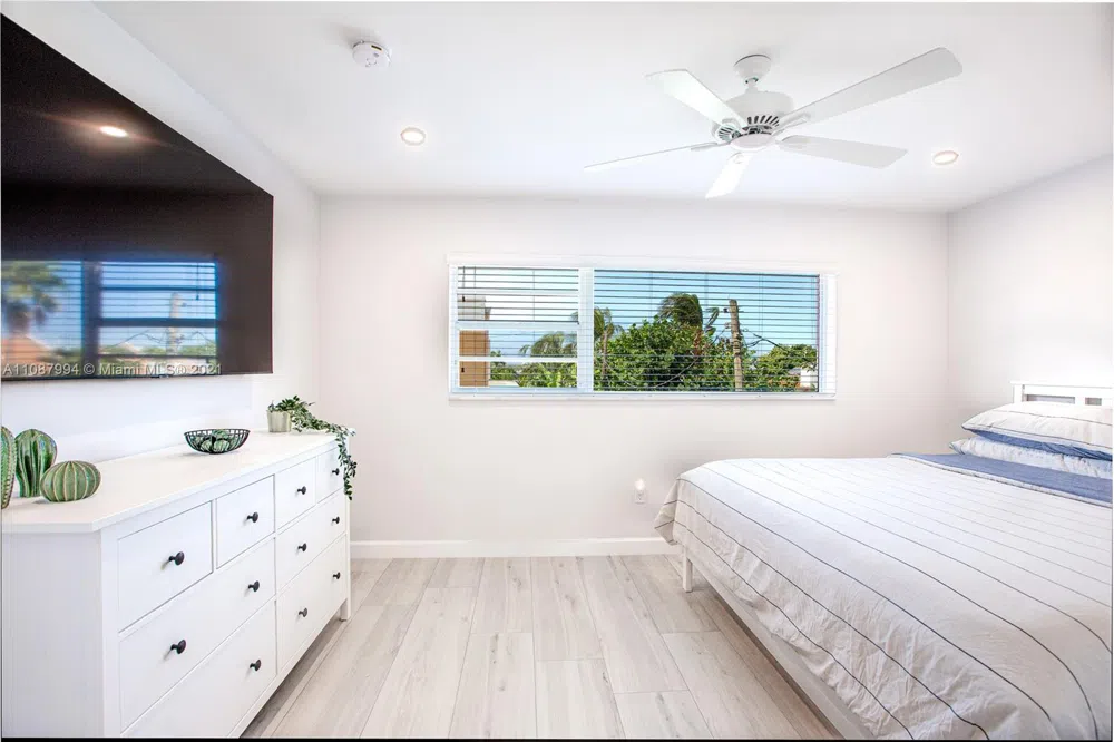 300 Oregon St #204 Hollywood, FL 33019