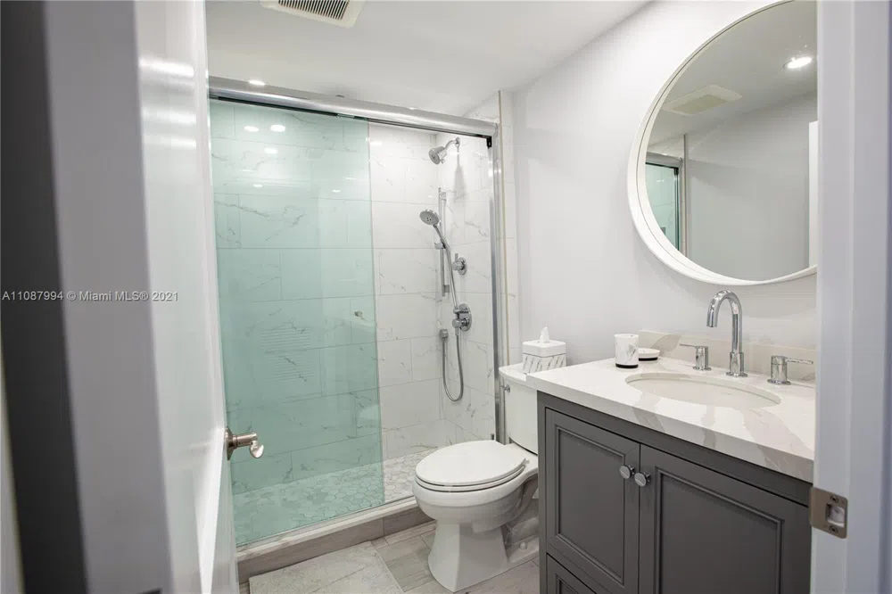 300 Oregon St #204 Hollywood, FL 33019