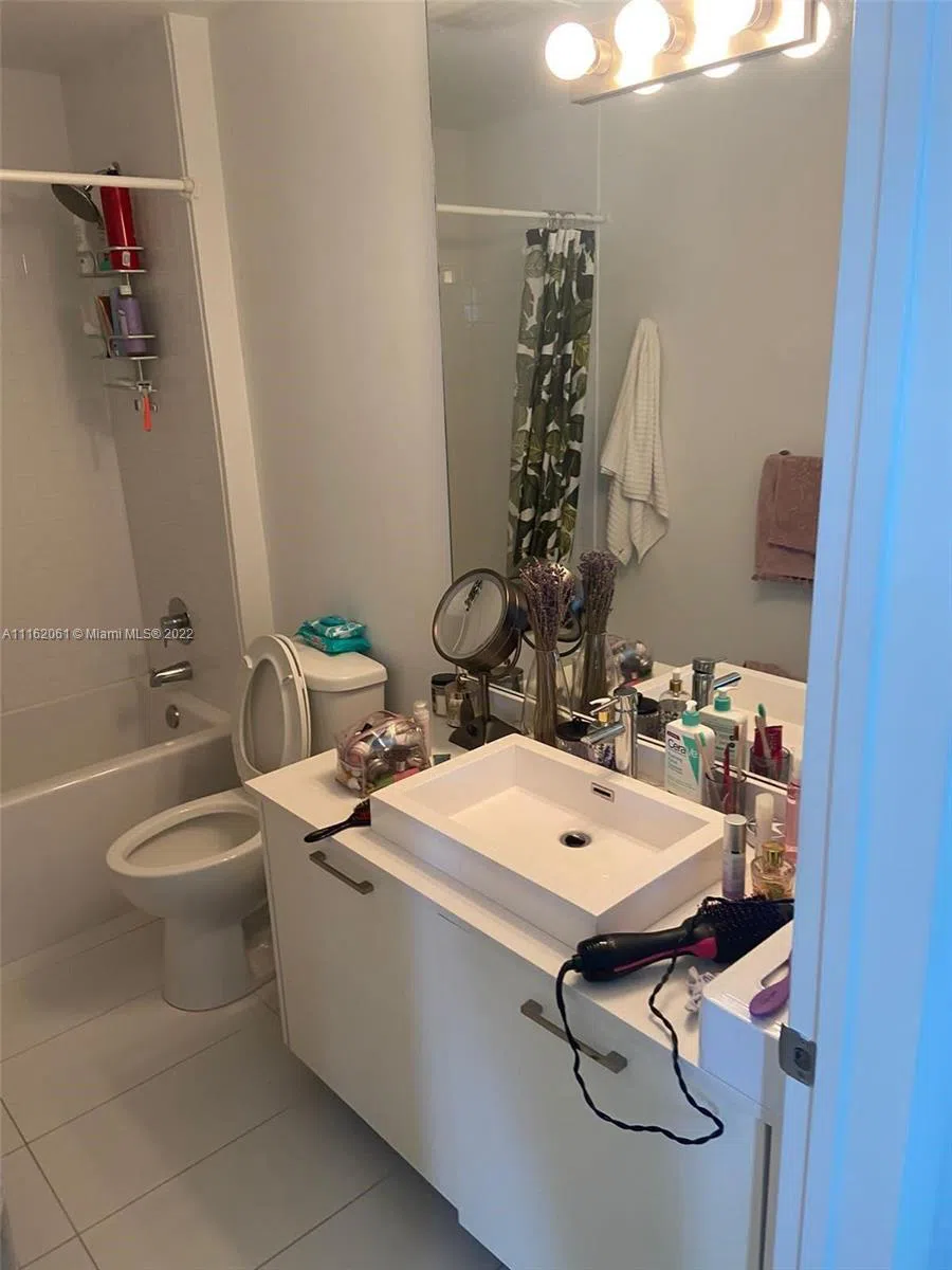 151 SE 1st St #PH05 Miami, FL 33131