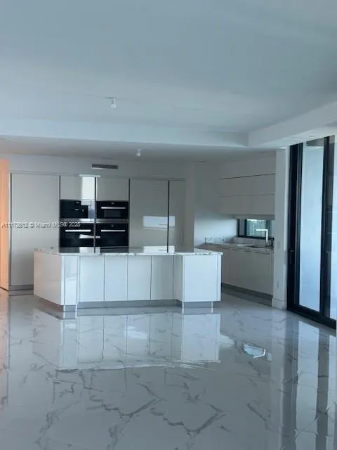 18555 Collins Ave #2905 Sunny Isles Beach, FL 33160