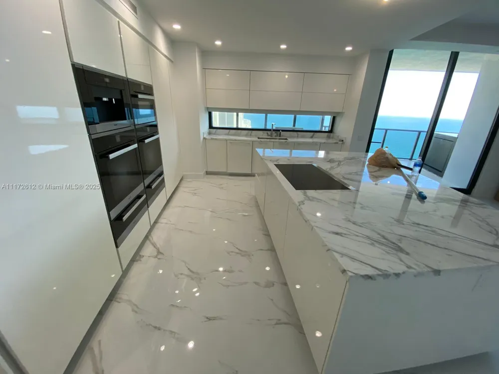 18555 Collins Ave #2905 Sunny Isles Beach, FL 33160