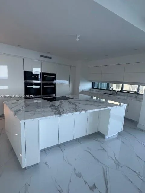 18555 Collins Ave #2905 Sunny Isles Beach, FL 33160