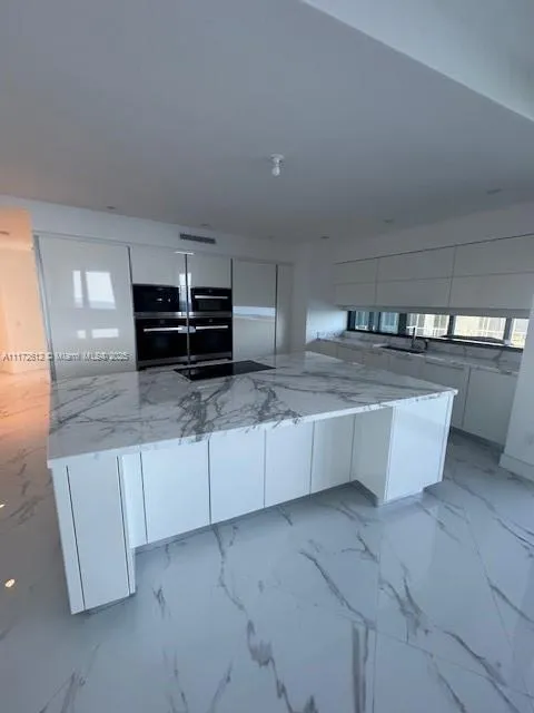 18555 Collins Ave #2905 Sunny Isles Beach, FL 33160
