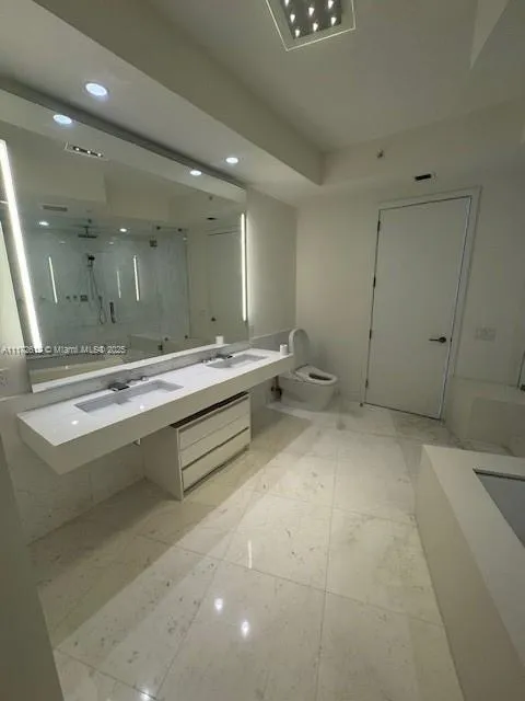 18555 Collins Ave #2905 Sunny Isles Beach, FL 33160